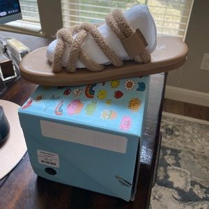 Jeffrey Campbell women size 6 sandals